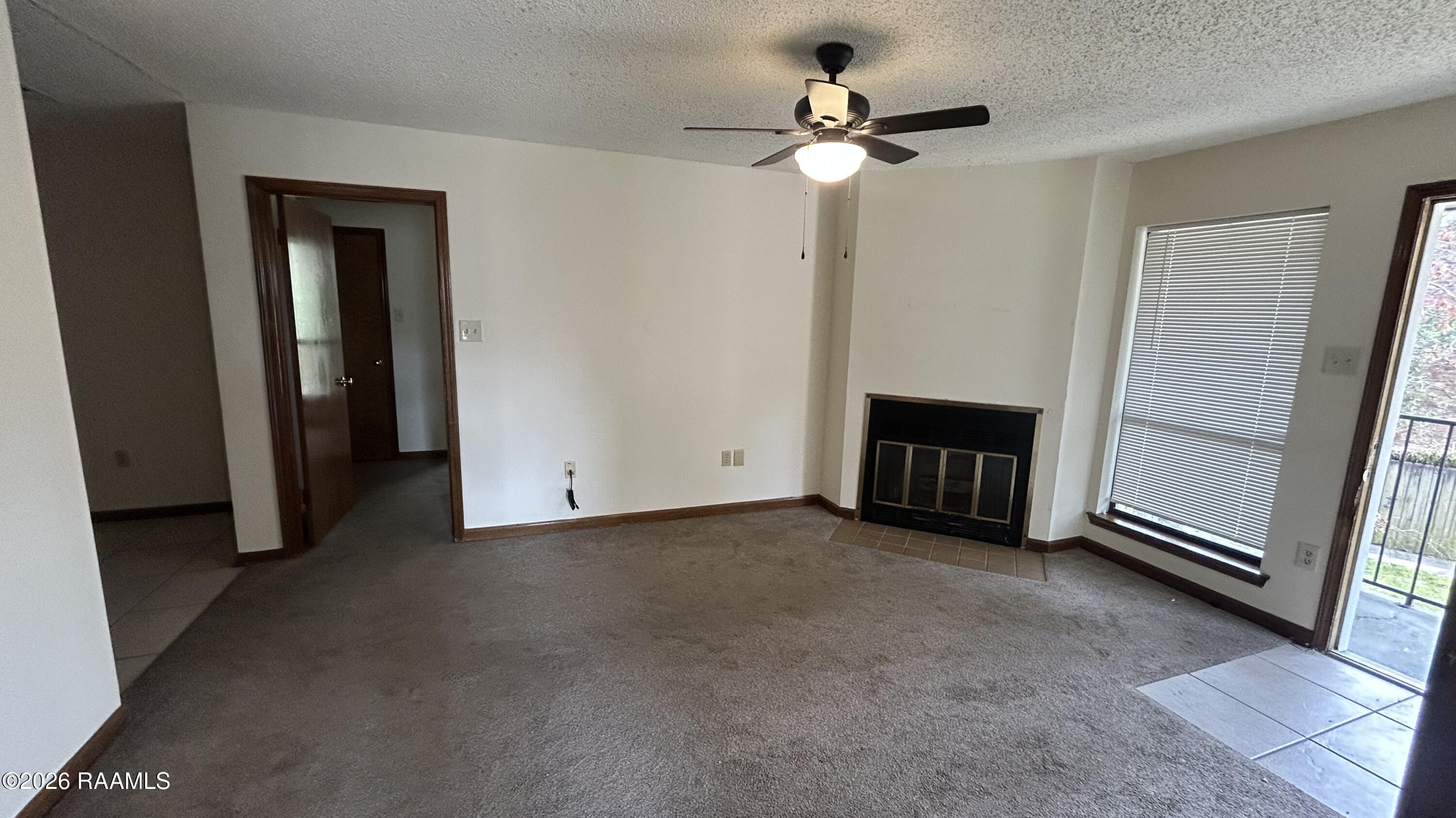 16633 West Missionary, Unit D Baton Rouge, LA 70807 - Photo 3 of 13 IMG_9168