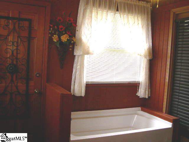 107 Rockcrest Ridge Cleveland, SC 29635 - Photo 12 of 25