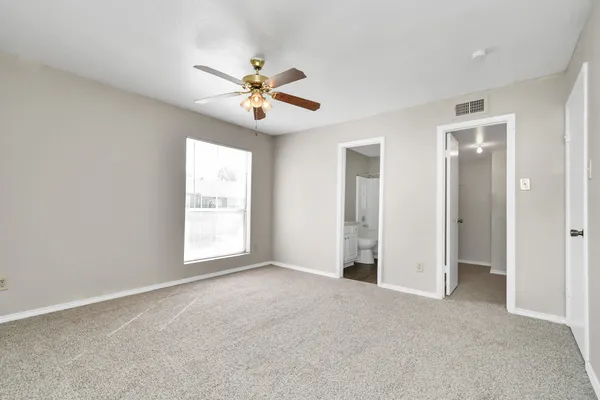 $718 | 7700 West Airport Boulevard, Unit 104, Houston, TX 77071