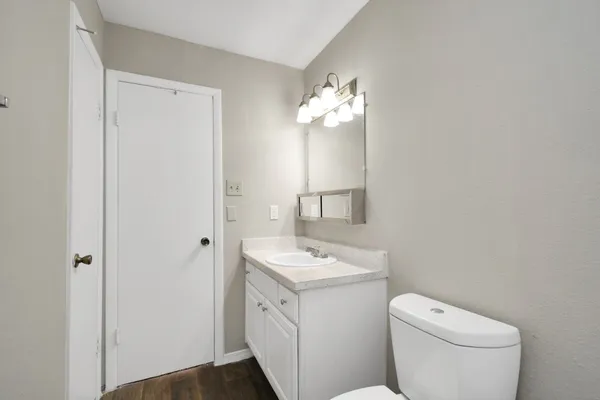 $718 | 7700 West Airport Boulevard, Unit 104, Houston, TX 77071