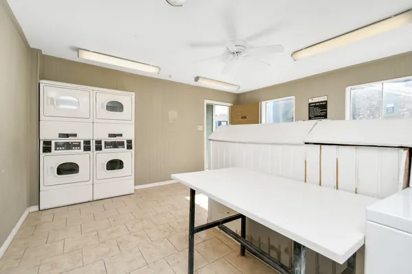 $718 | 7700 West Airport Boulevard, Unit 104, Houston, TX 77071