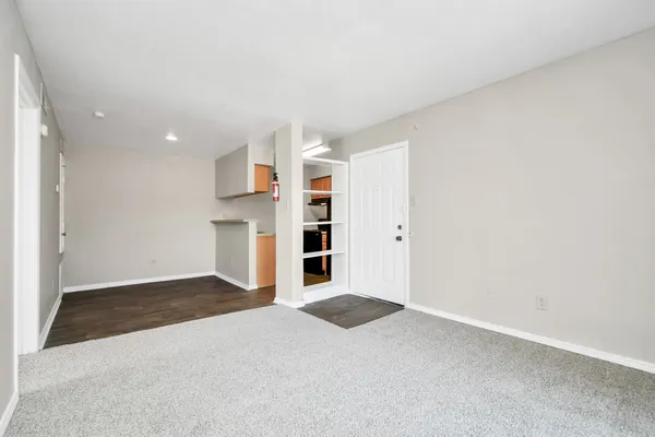 $718 | 7700 West Airport Boulevard, Unit 104, Houston, TX 77071