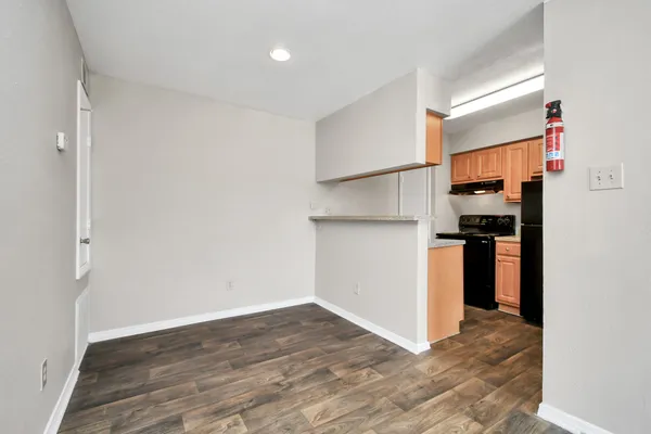 $718 | 7700 West Airport Boulevard, Unit 104, Houston, TX 77071