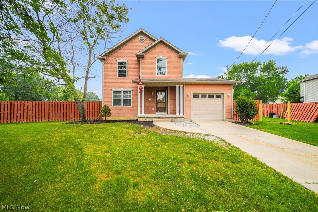 9576 Cloverleaf Road Windham, OH 44288 - Photo 1 of 29 Front facade with a front yard