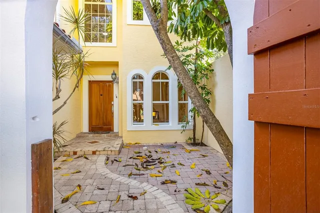 $7,000 | 3204 West Empedrado Street, Tampa, FL 33629