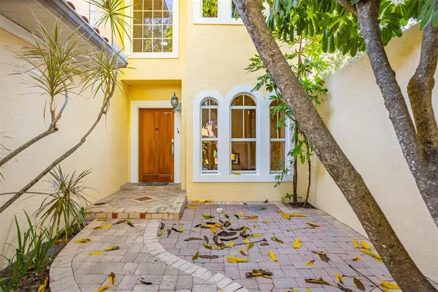 $7,000 | 3204 West Empedrado Street, Tampa, FL 33629