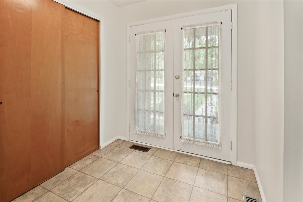 13001 West Council Road Yorktown, IN 47396 - Photo 3 of 20 Gallery Image 3