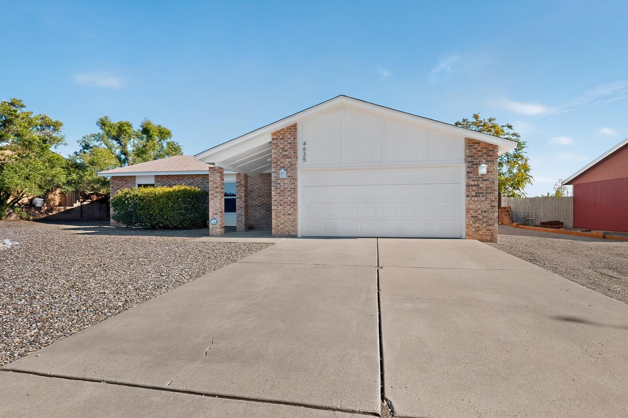 4635 Gypsum Drive Northeast Rio Rancho, NM 87124 - Photo 2 of 43 Gallery Image 2