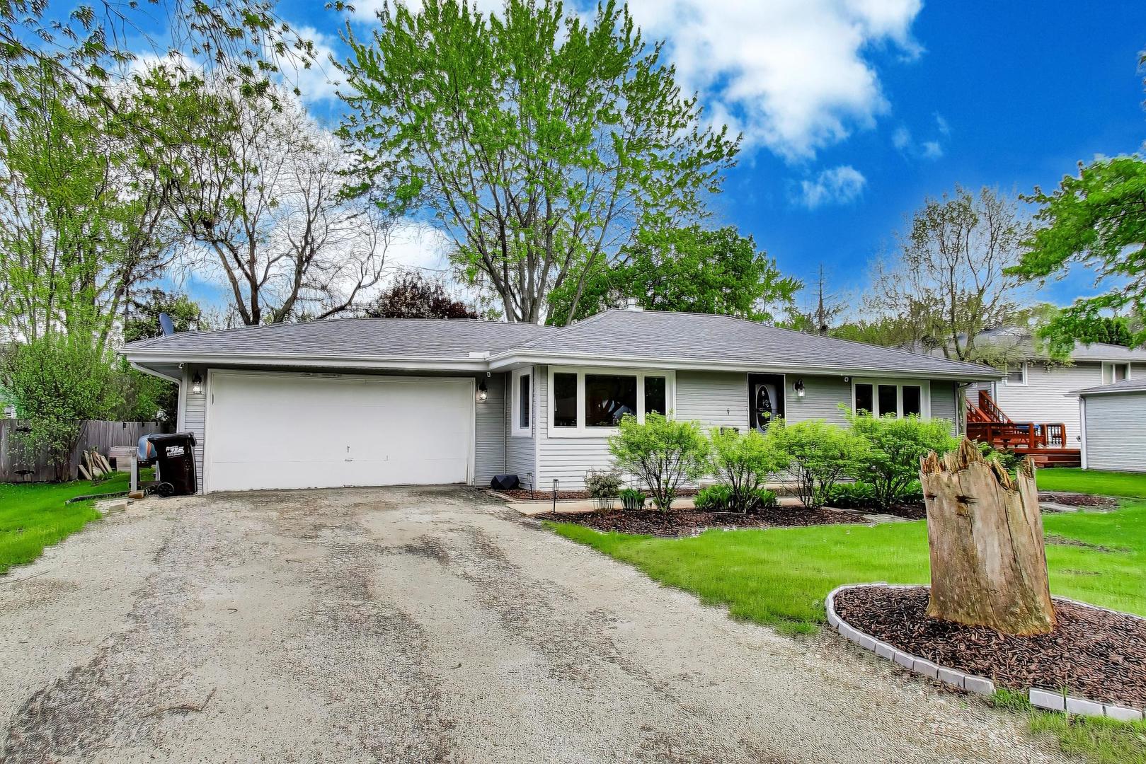 9 Johnathan Road Lake Zurich, IL 60047 - Photo 2 of 33