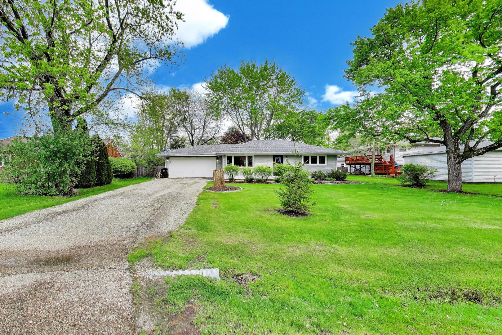 9 Johnathan Road Lake Zurich, IL 60047 - Photo 3 of 33