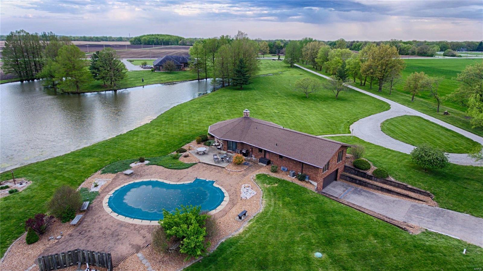 11741 Pocahontas Road Highland, IL 62249 - Photo 28 of 34 Gallery Image 28