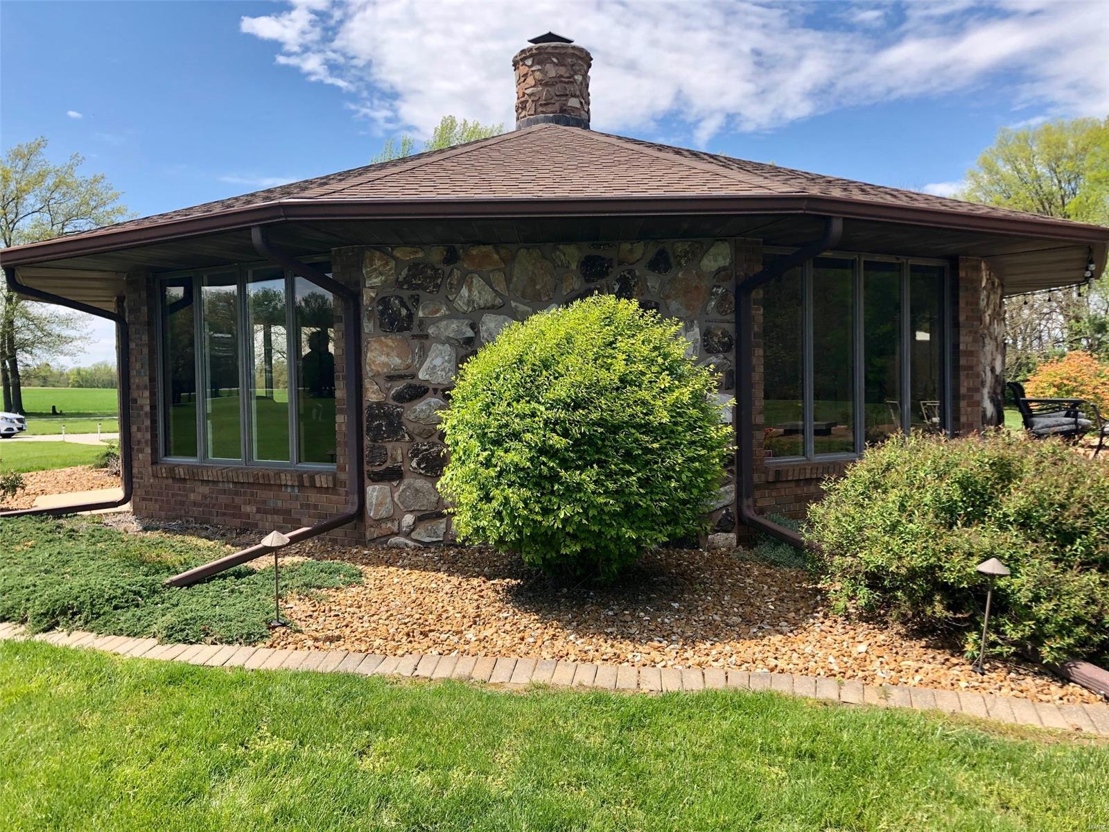 11741 Pocahontas Road Highland, IL 62249 - Photo 4 of 34 Gallery Image 4
