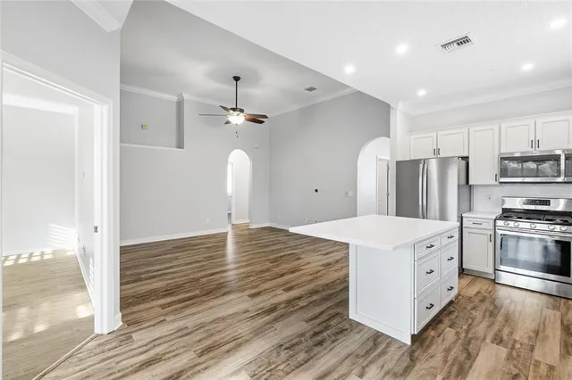 $2,950 | 12514 Sparkleberry Road, Tampa, FL 33626