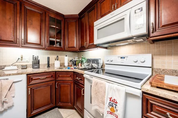 $282,000 | 10 Candlewood Lane, Unit 210, Dennis, MA 02639