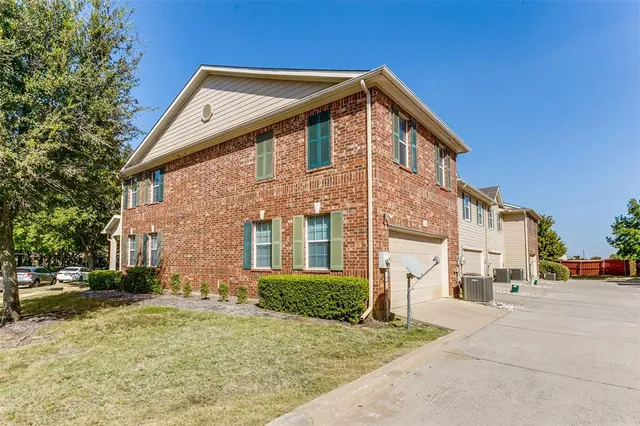 $2,500 | 2314 Durango Ridge Drive, Bedford, TX 76021