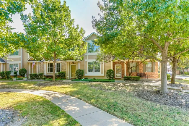 $2,500 | 2314 Durango Ridge Drive, Bedford, TX 76021