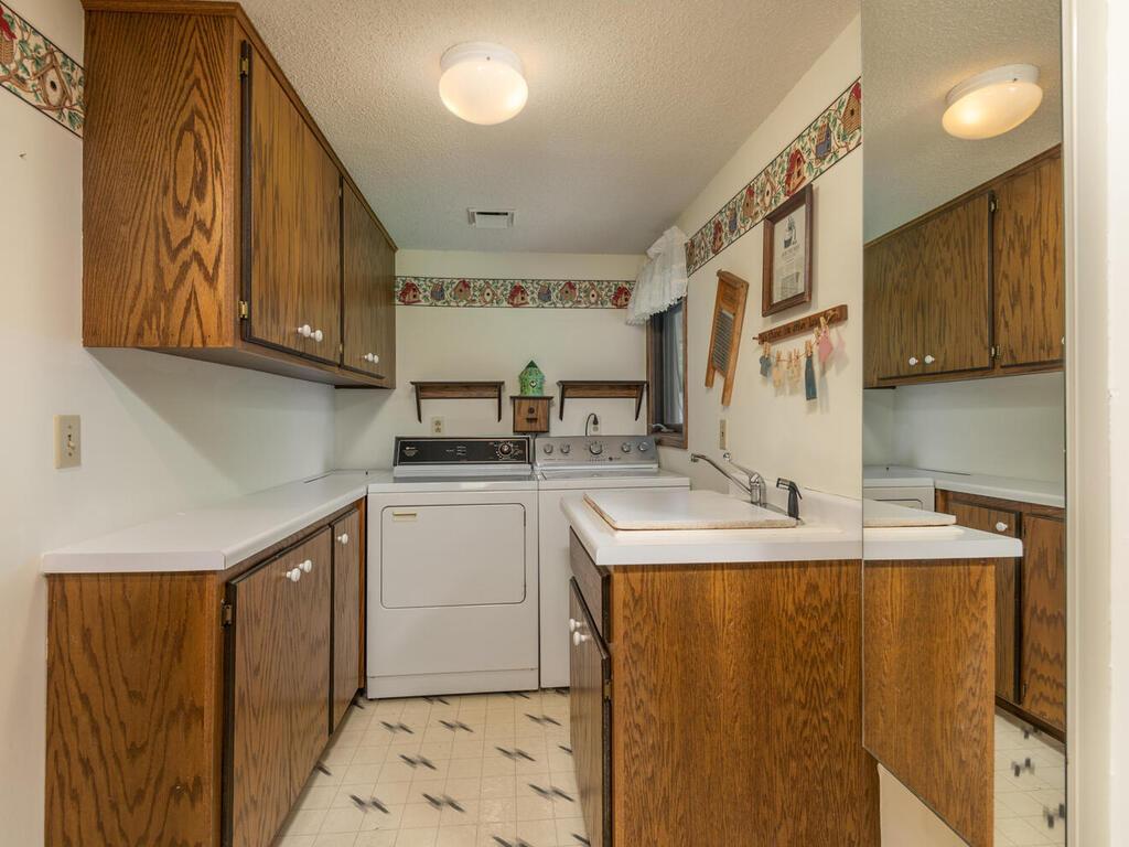 10449 Colorado Road Bloomington, MN 55438 - Photo 19 of 27