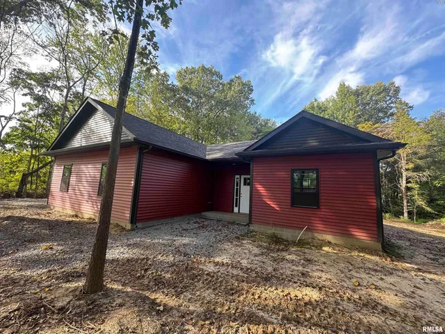 $270,000 | 208 Hall Street, Cambria, IL 62915