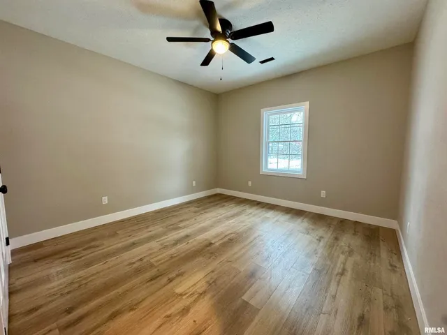 $270,000 | 208 Hall Street, Cambria, IL 62915