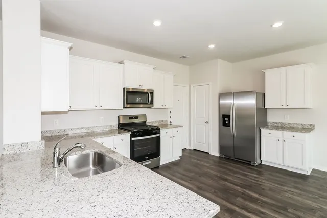 $1,945 | 457 Sunny Highlands Drive, Katy, TX 77493