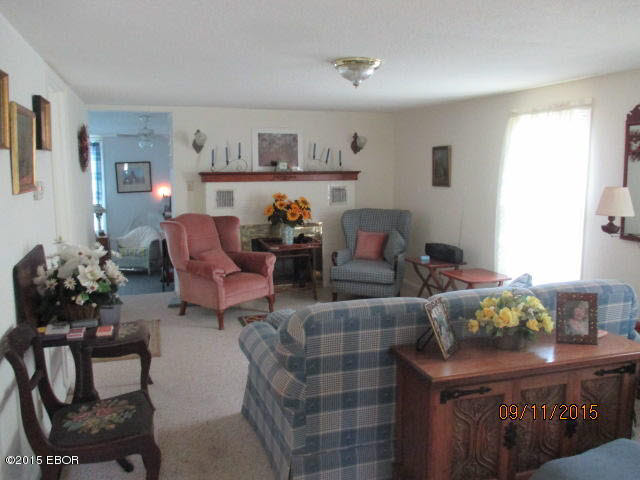1853 Moonglow Road Centralia, IL 62801 - Photo 4 of 21