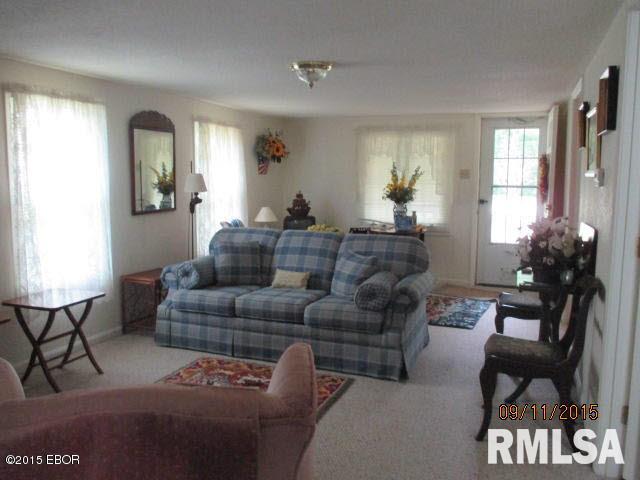 1853 Moonglow Road Centralia, IL 62801 - Photo 5 of 21