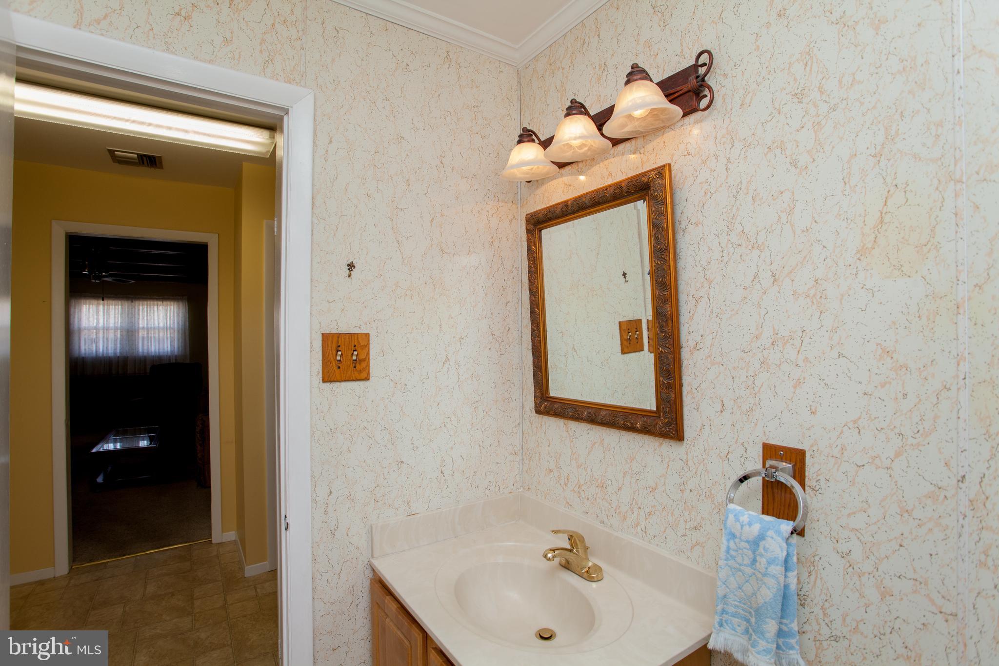 55 Indian Red Road Levittown, PA 19057 - Photo 20 of 22 2nd Full Bathroom