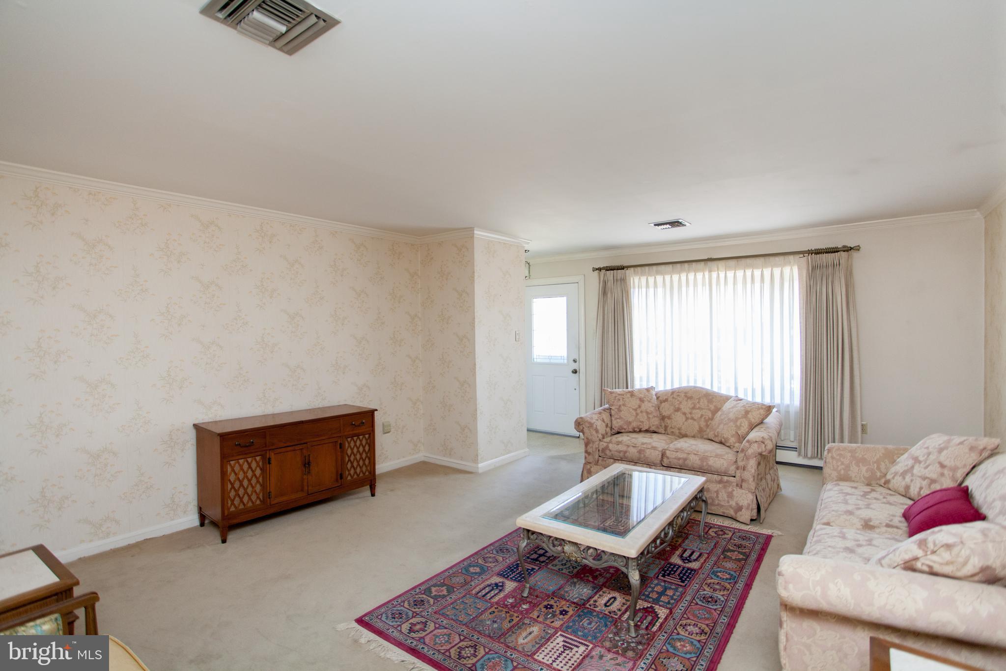 55 Indian Red Road Levittown, PA 19057 - Photo 4 of 22 Living Room