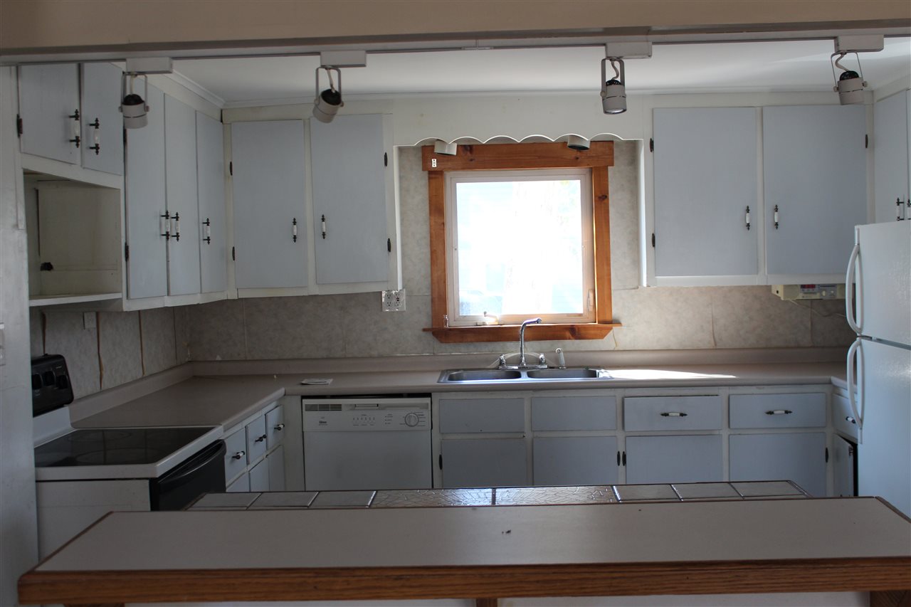 28 Black Hall Road Epsom, NH 03234 - Photo 8 of 23
