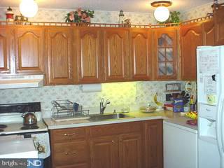 46 Crown Road Levittown, PA 19057 - Photo 3 of 6 Gallery Image 3