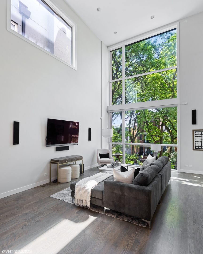 2042 West Rice Street, Unit 2 Chicago, IL 60622 - Photo 2 of 19