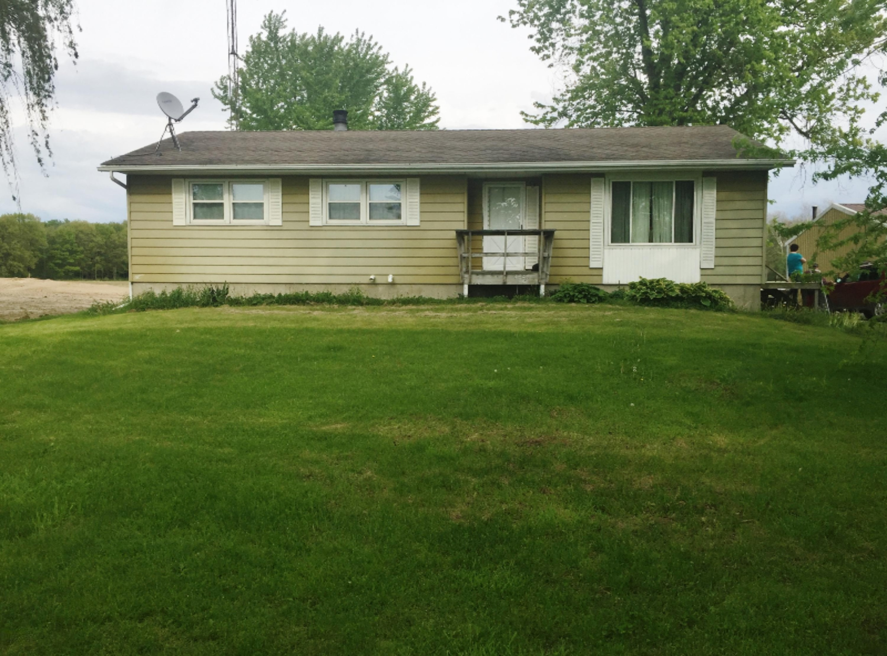 4645 Bailey Road Eau Claire, MI 49111 - Photo 1 of 19 IMG_1049