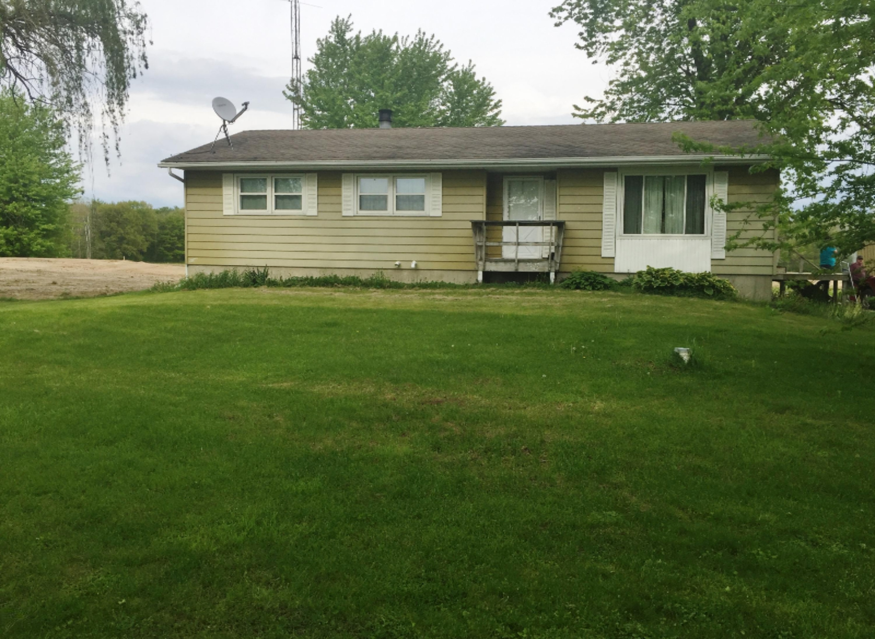 4645 Bailey Road Eau Claire, MI 49111 - Photo 18 of 19 IMG_1047