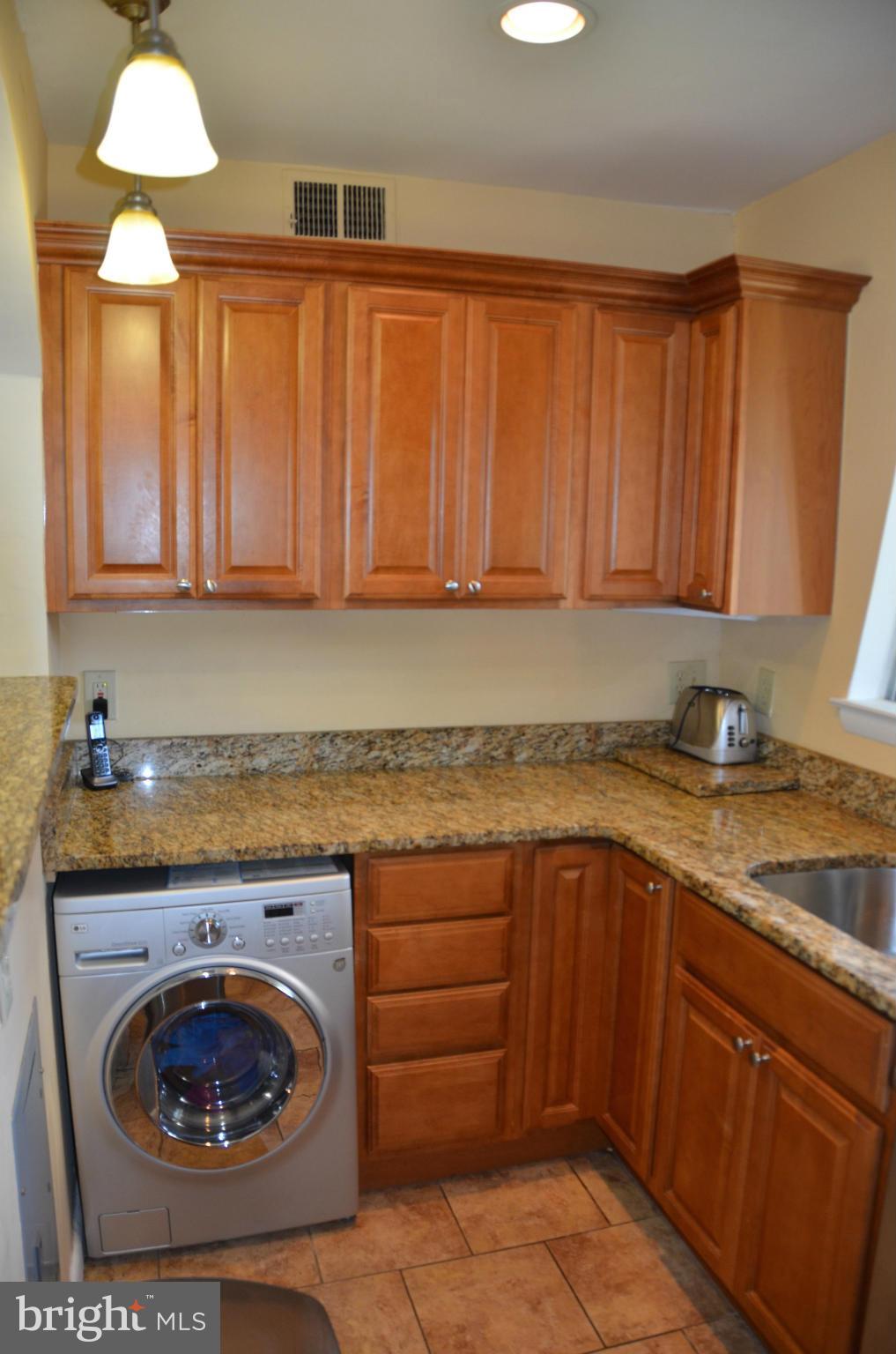 11619 Vantage Hill Road, Unit 22B Reston, VA 20190 - Photo 11 of 24 Kitchen
