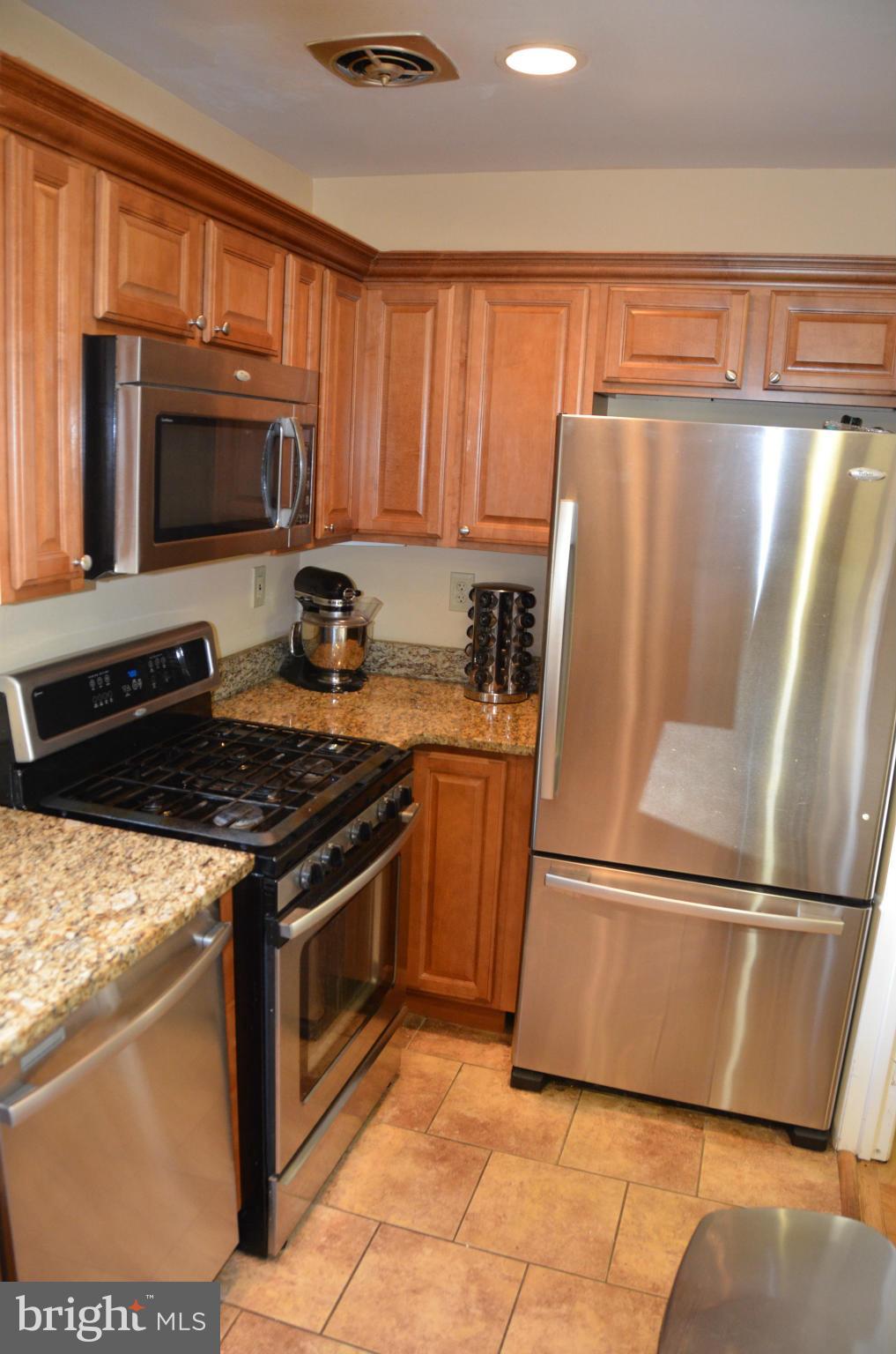 11619 Vantage Hill Road, Unit 22B Reston, VA 20190 - Photo 13 of 24 Kitchen