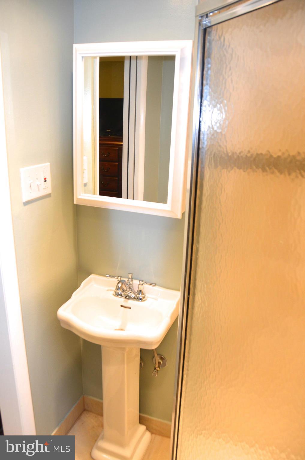 11619 Vantage Hill Road, Unit 22B Reston, VA 20190 - Photo 21 of 24 Bedroom (Master)