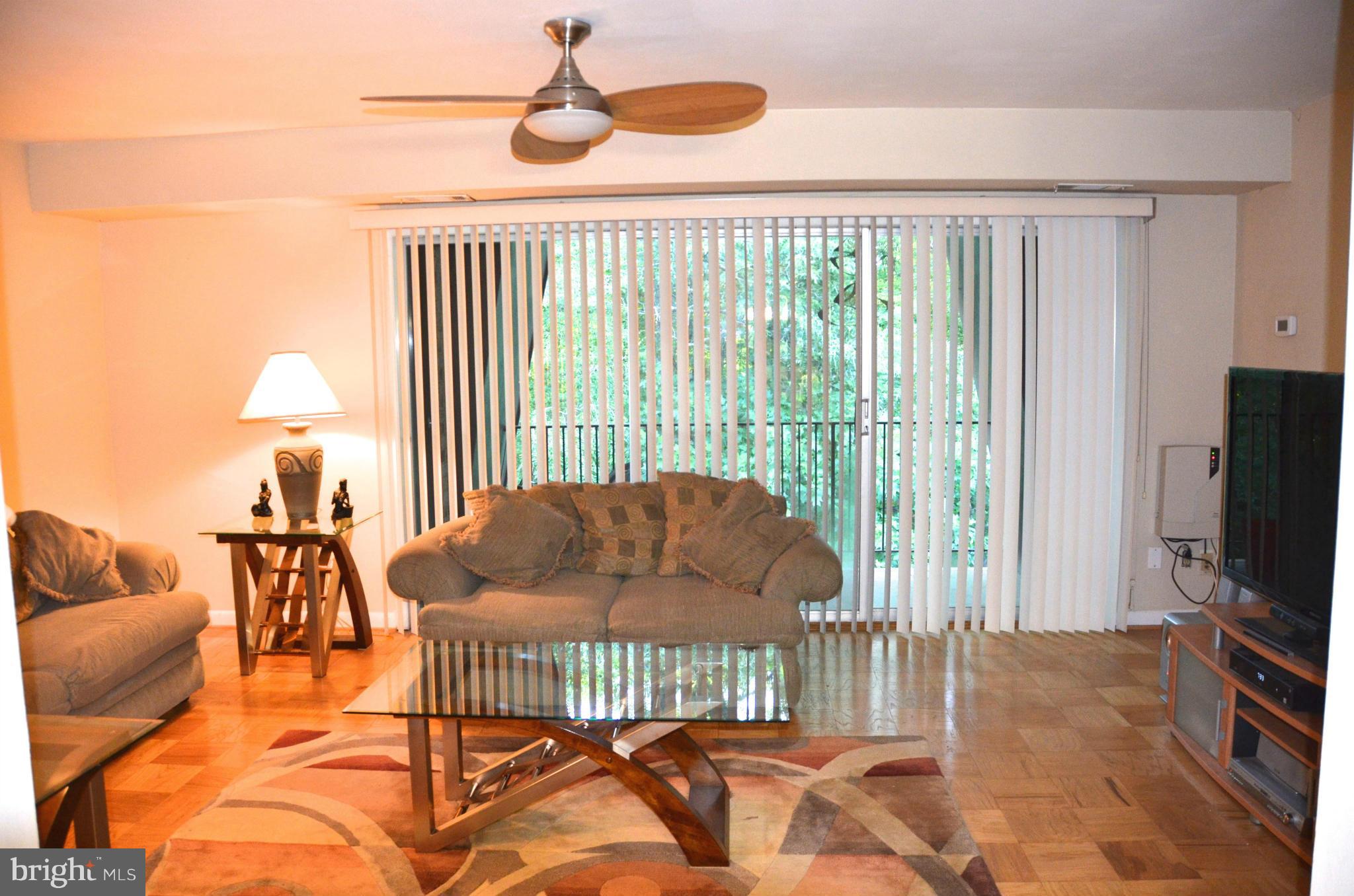 11619 Vantage Hill Road, Unit 22B Reston, VA 20190 - Photo 4 of 24 Living Room