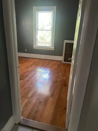 $3,200 | 62 Arsdale Terrace, Unit 1, East Orange, NJ 07018