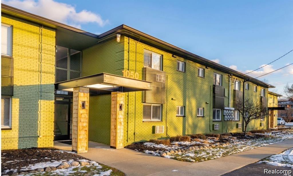 1050 North Adams Road, Unit 102 Birmingham, MI 48009 - Photo 1 of 11