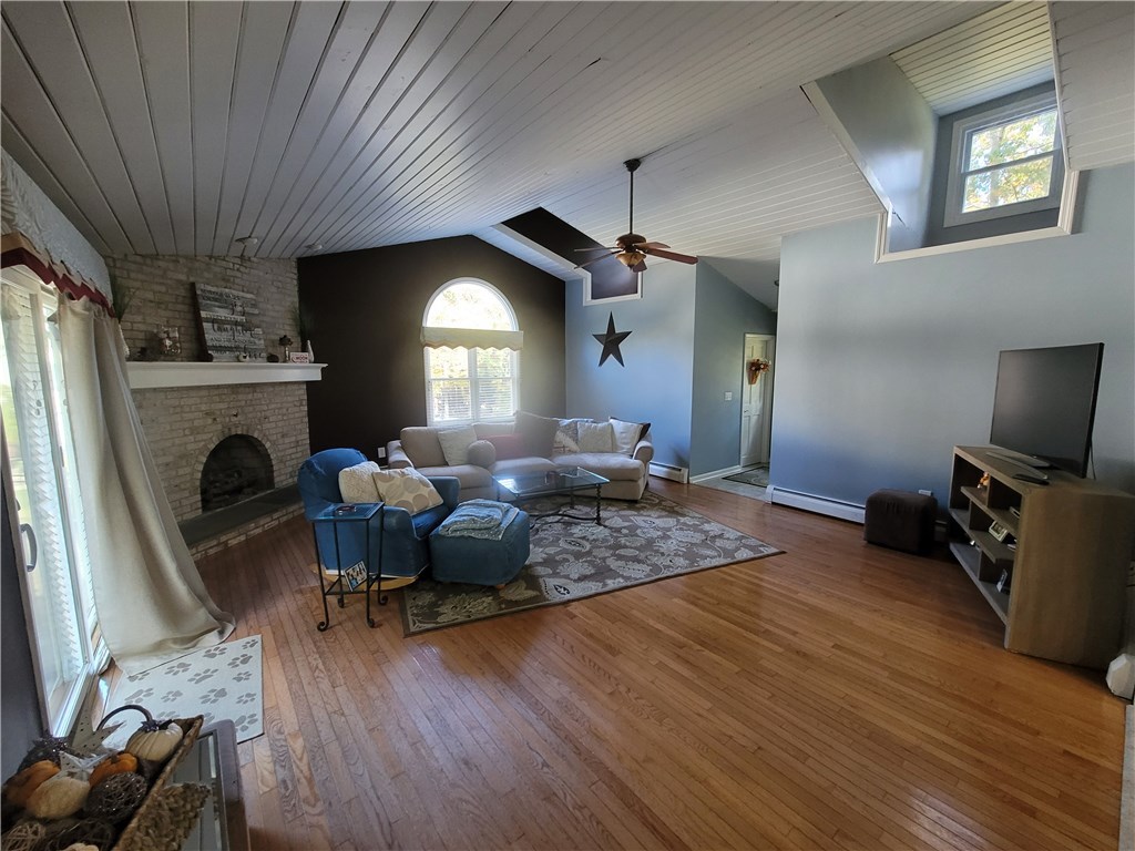 22 Colwell Road Smithfield, RI 02828 - Photo 12 of 35