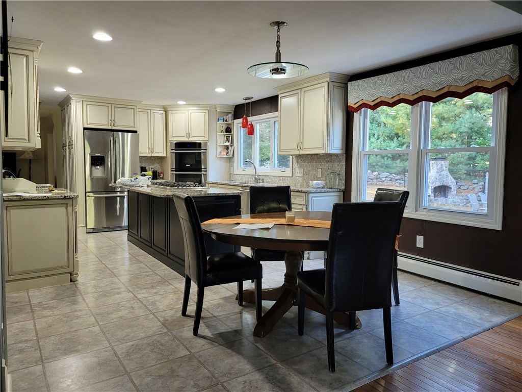 22 Colwell Road Smithfield, RI 02828 - Photo 13 of 35