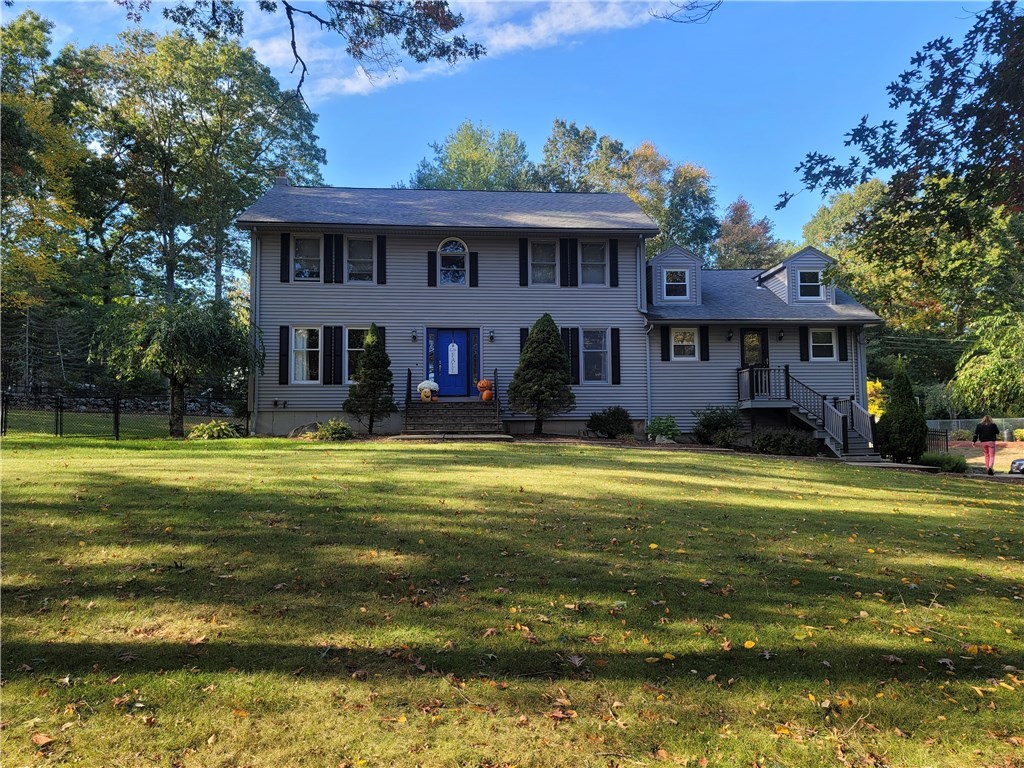22 Colwell Road Smithfield, RI 02828 - Photo 2 of 35