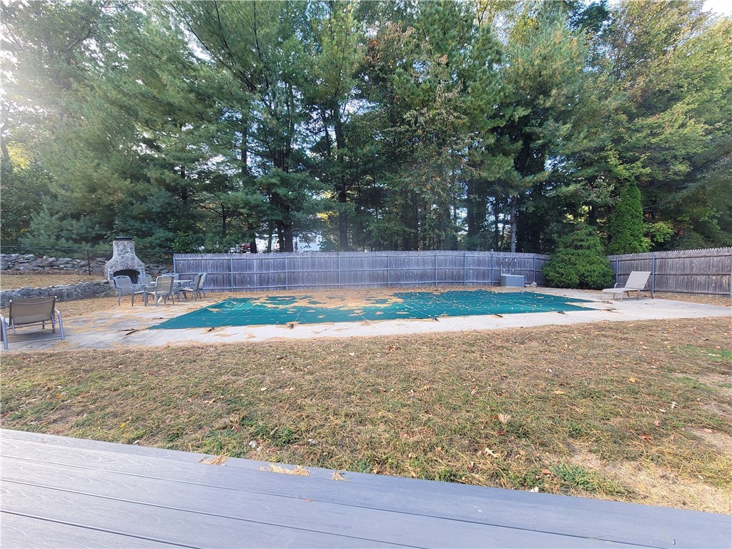 22 Colwell Road Smithfield, RI 02828 - Photo 6 of 35