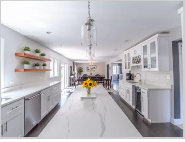 $738,000 | 365 61st Street, Willowbrook, IL 60527