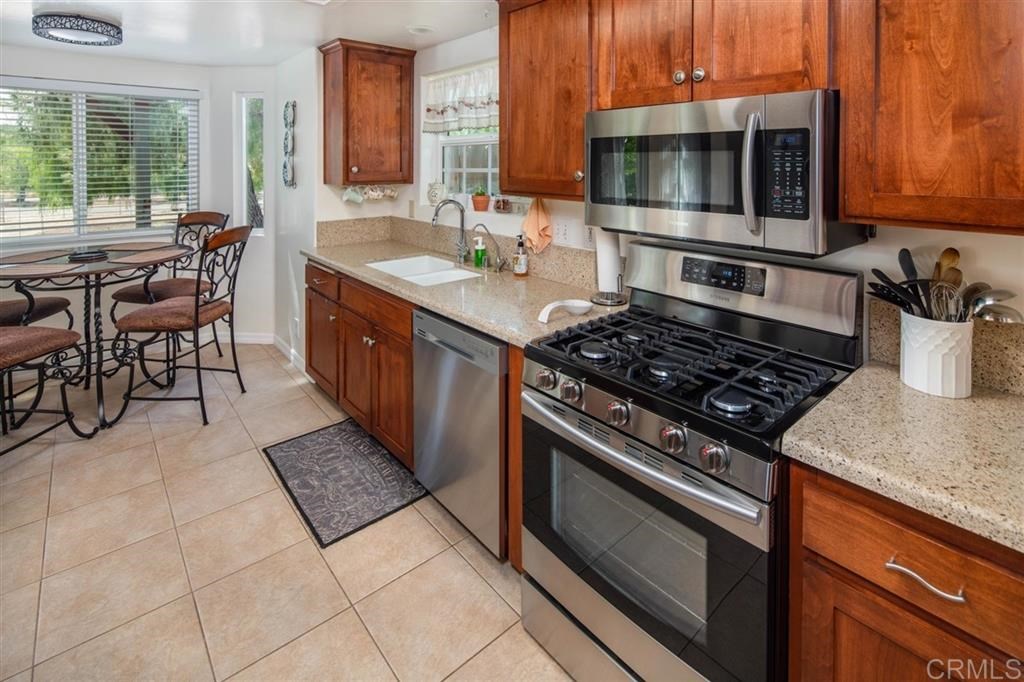 24339 Del Amo Road Ramona, CA 92065 - Photo 5 of 25 Gallery Image 5