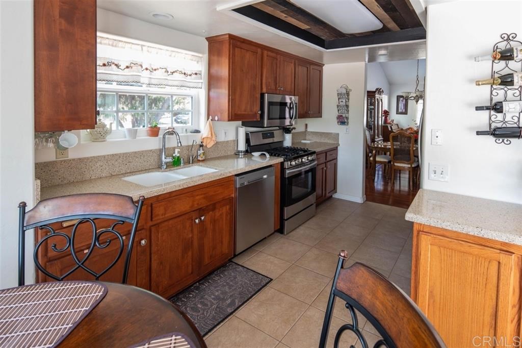 24339 Del Amo Road Ramona, CA 92065 - Photo 7 of 25 Gallery Image 7