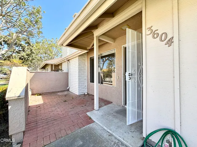 a view of entryway of house
