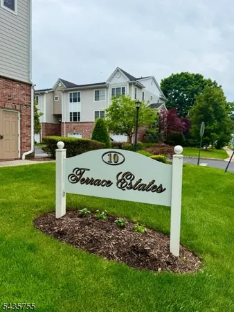 $545,000 | 10 Terrace Avenue, Unit 11, Hasbrouck Heights, NJ 07604