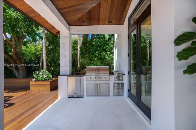 $24,900,000 | 4241 Palm Lane, Miami, FL 33137