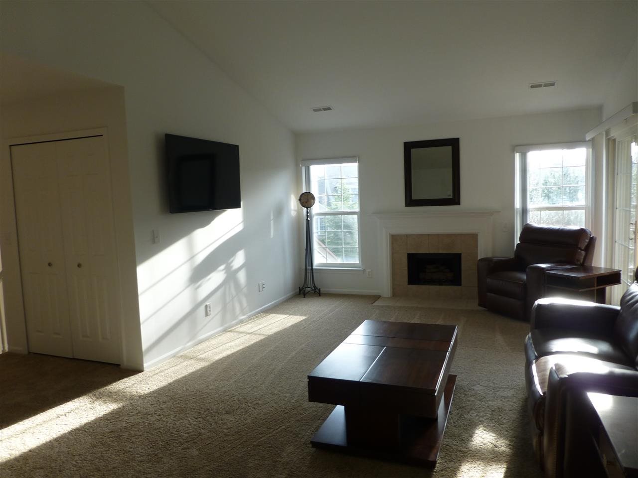 5356 Brookemonte Circle Rochester, MI 48306 - Photo 5 of 17 31192102-4.JPG